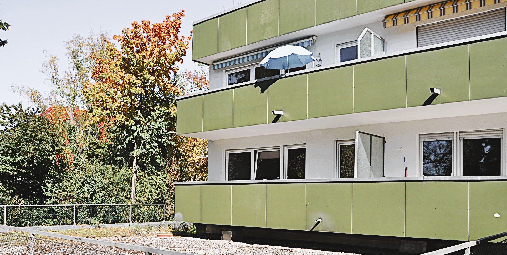 Wohnhaus auf parkähnlichem Grundstück, Rückseite