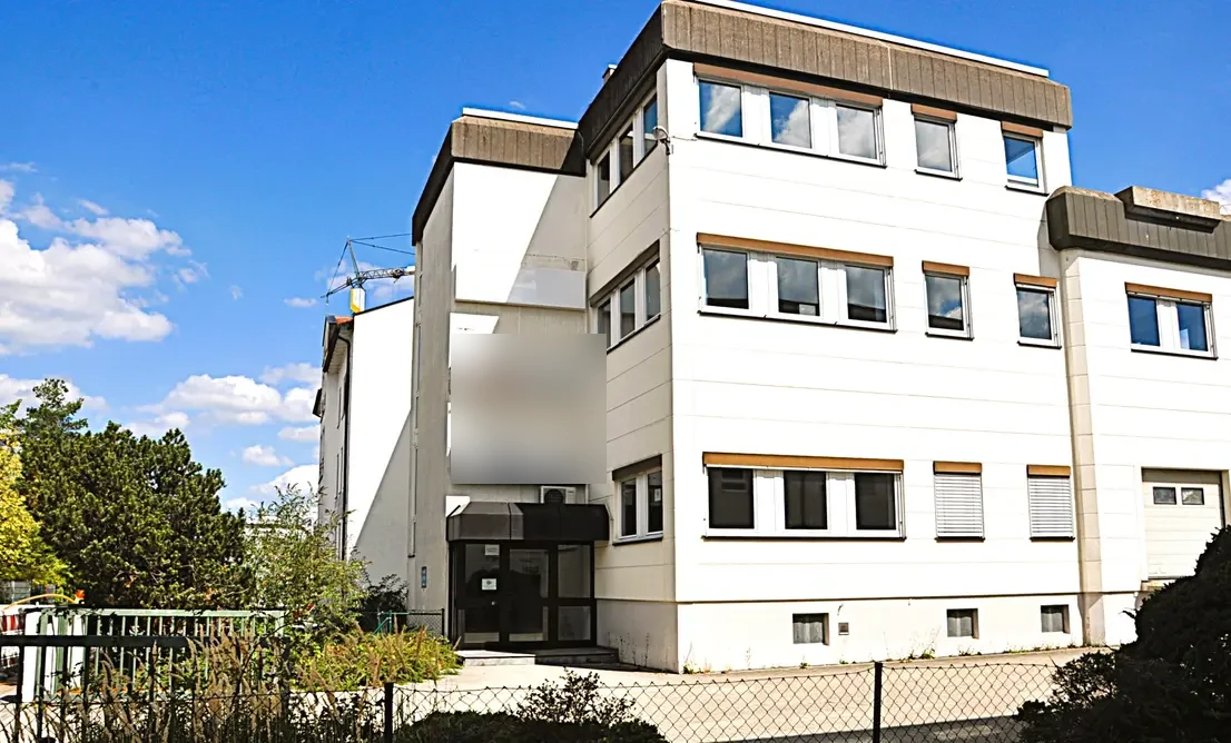Geschäfts- und Bürohaus in Gilching im Landkreis Starnberg